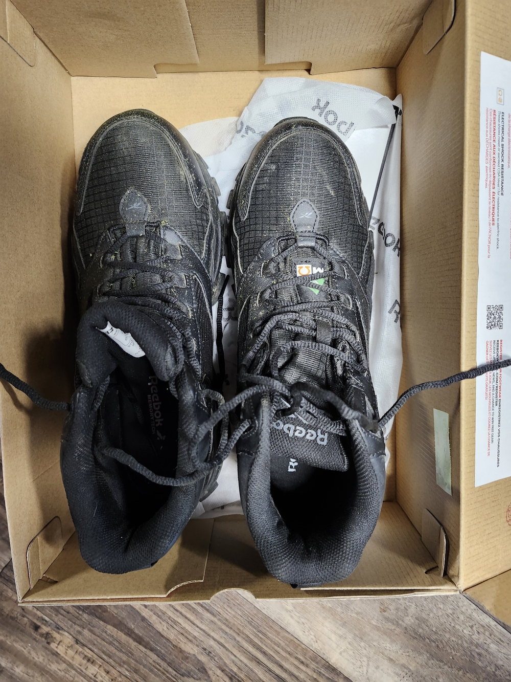 Reebok Men’s Black Athletic Work Boots Sz 9 comes with Box